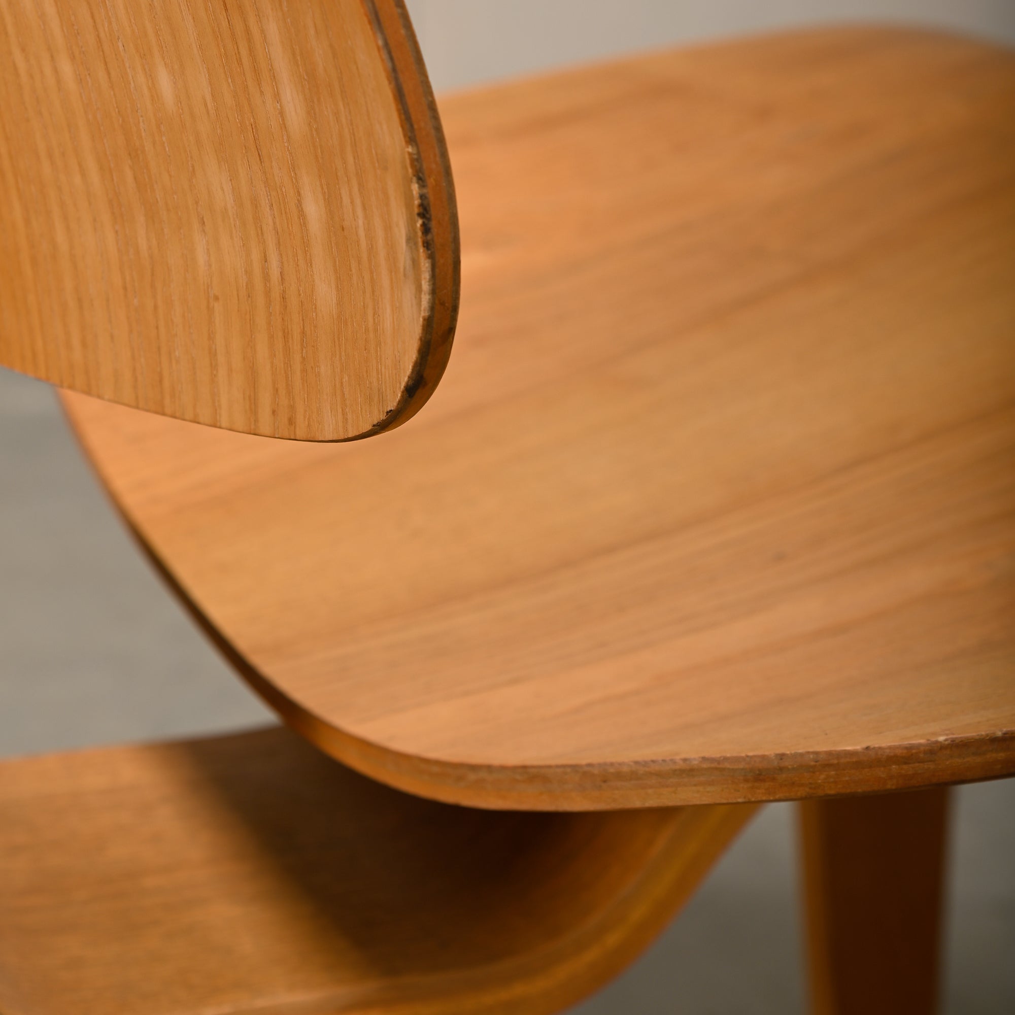 Set_of_4_Charles_&_Ray_Eames_DCW_Dining_Chairs_for_Herman_Miller,_1954
