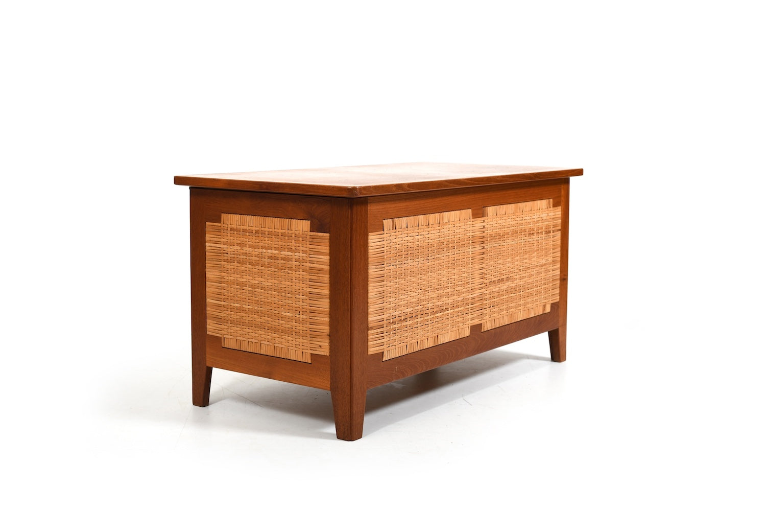 Chest_by_Kai_Winding_for_Poul_Hundevad_Denmark_1960s.