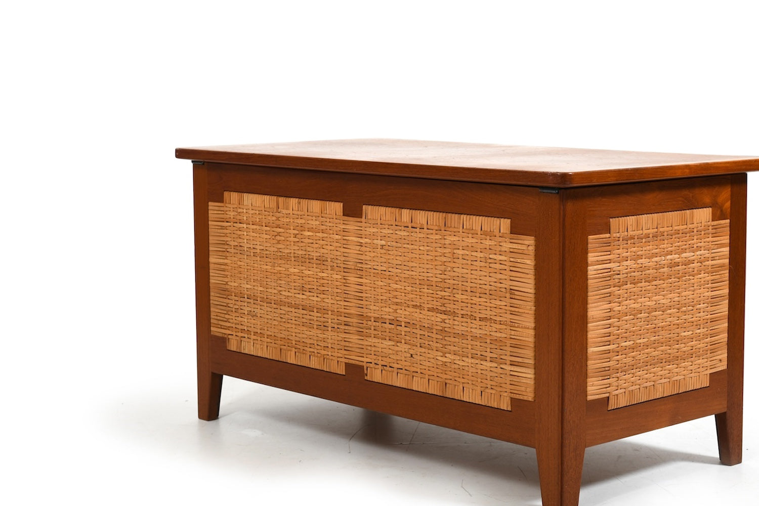 Chest_by_Kai_Winding_for_Poul_Hundevad_Denmark_1960s.