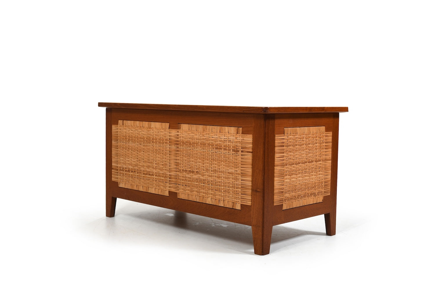 Chest_by_Kai_Winding_for_Poul_Hundevad_Denmark_1960s.