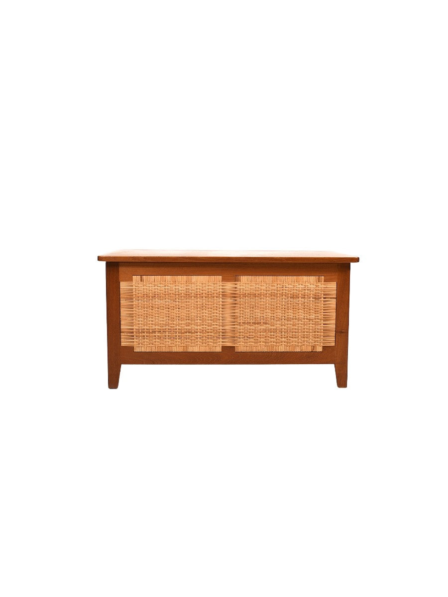 Chest_by_Kai_Winding_for_Poul_Hundevad_Denmark_1960s.