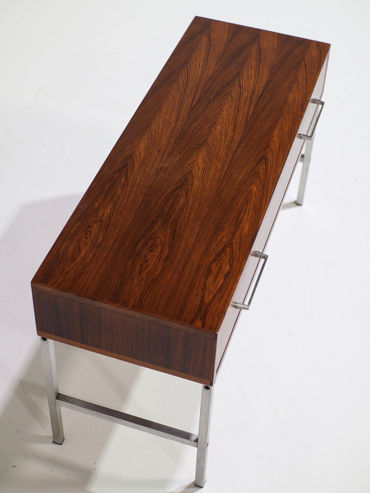 Model_440_Rosewood_Low_Chest_by_Aksel_Kjersgaard_with_Chrome_and_Aluminum_Base,_Denmark_1960s