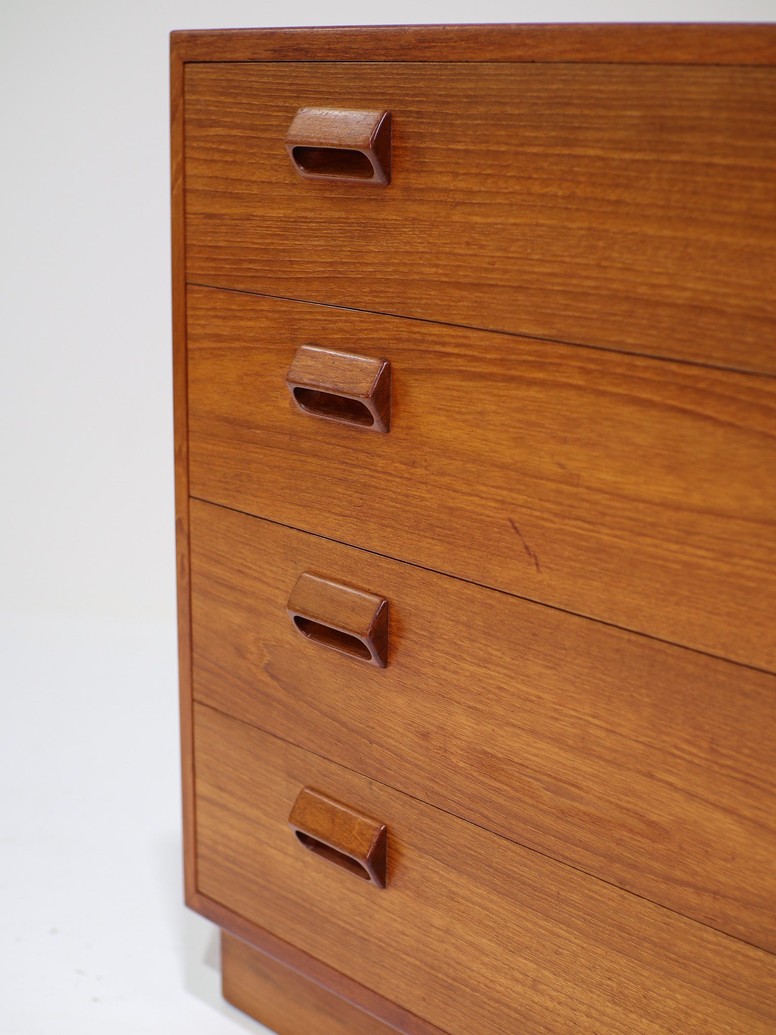 Chest_of_drawers_Børge_Mogensen_Søborg_teak_1950s_Denmark