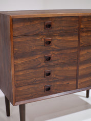 Chest_of_drawers_by_Brouer_rosewood_Danish_1960s