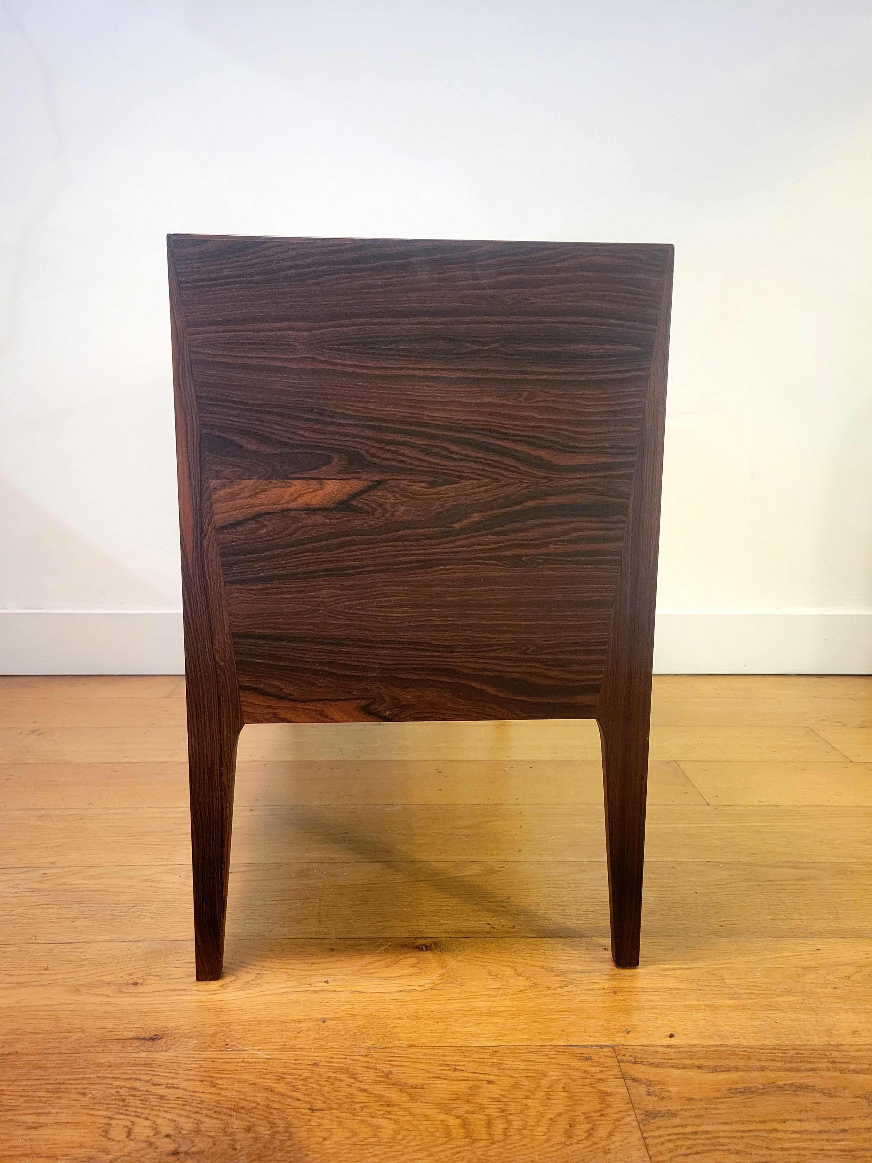 Chest_of_drawers_model_34_in_rosewood_by_Kai_Kristiansen_for_Aksel_Kjersgaard