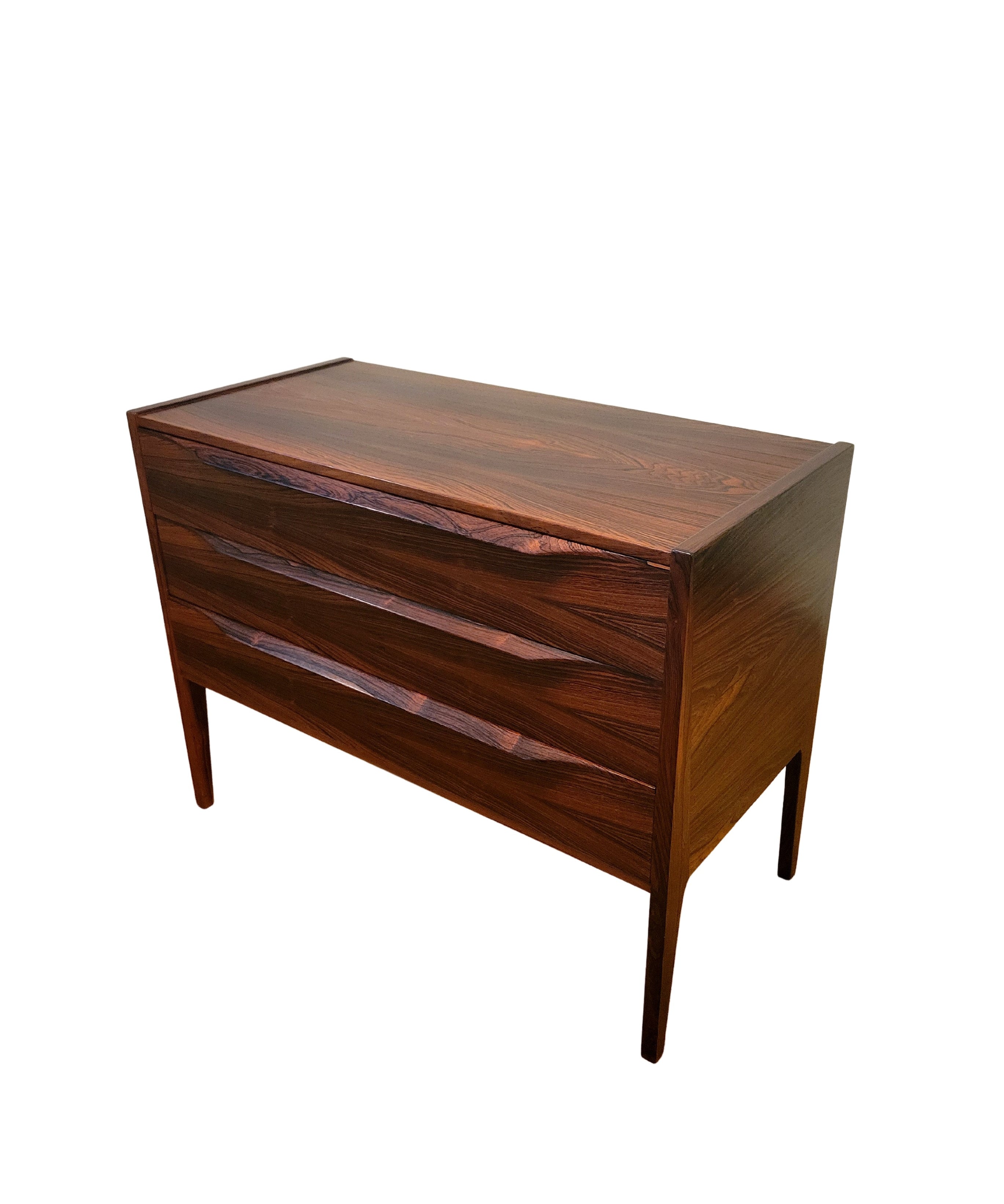 Chest_of_drawers_model_34_in_rosewood_by_Kai_Kristiansen_for_Aksel_Kjersgaard
