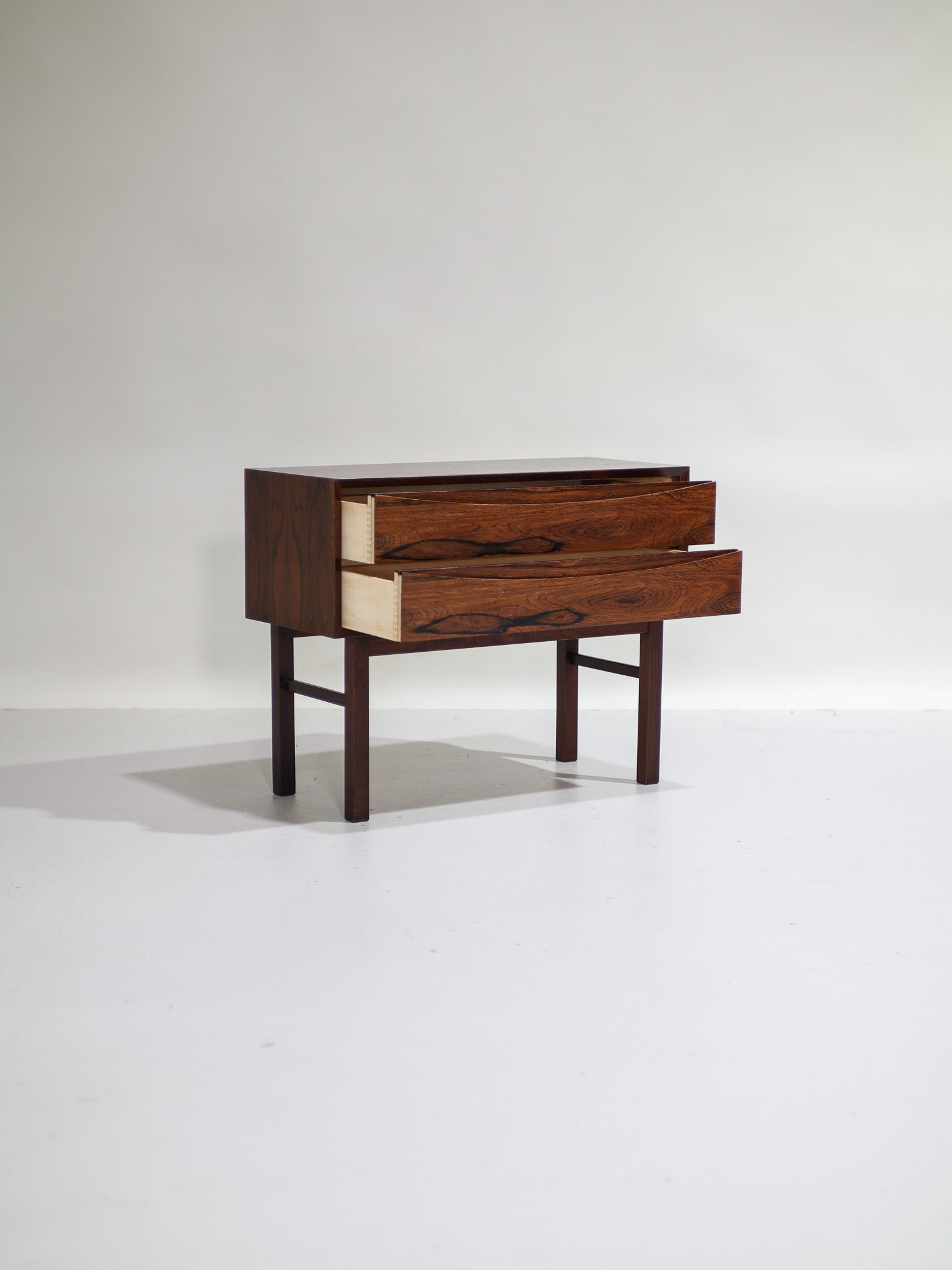 Chest_of_drawers_rosewood_hall_cabinet_Danish_vintage_Arne_Vodder