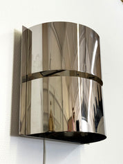 Chrome_space_age_wall_lamp_by_Minilumi_Design