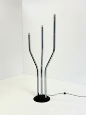 Chrome_tubular_frame_design_floor_lamp_by_Goffredo_Reggiani