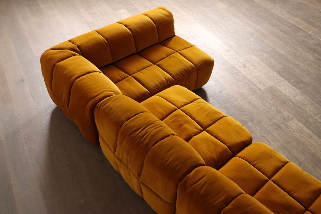 Cini_Boeri_Strips_Sofa_for_Arflex_in_Velvet,_Italy_1968