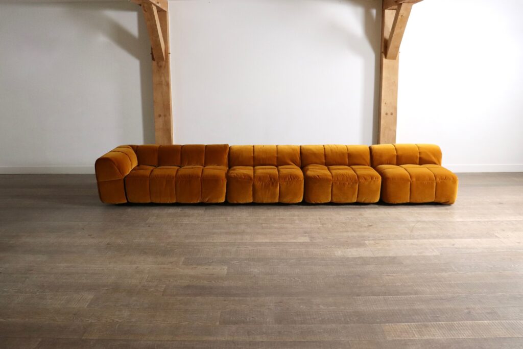 Cini_Boeri_Strips_Sofa_for_Arflex_in_Velvet,_Italy_1968