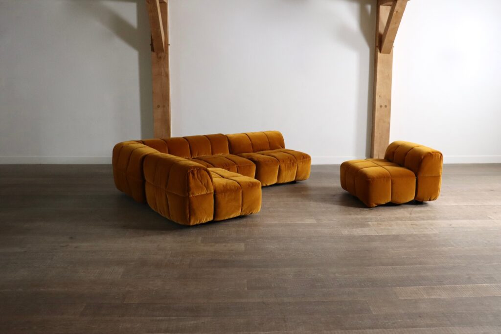 Cini_Boeri_Strips_Sofa_for_Arflex_in_Velvet,_Italy_1968
