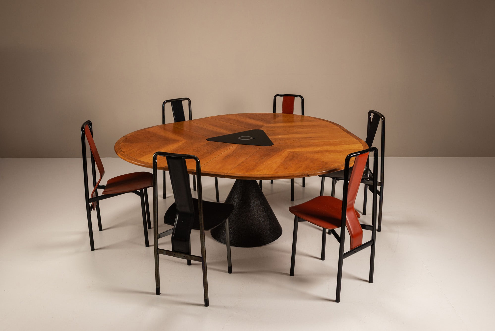 Click_Extendable_Dining_Table_by_Francesco_Fois_for_Bernini,_1986,_Italy