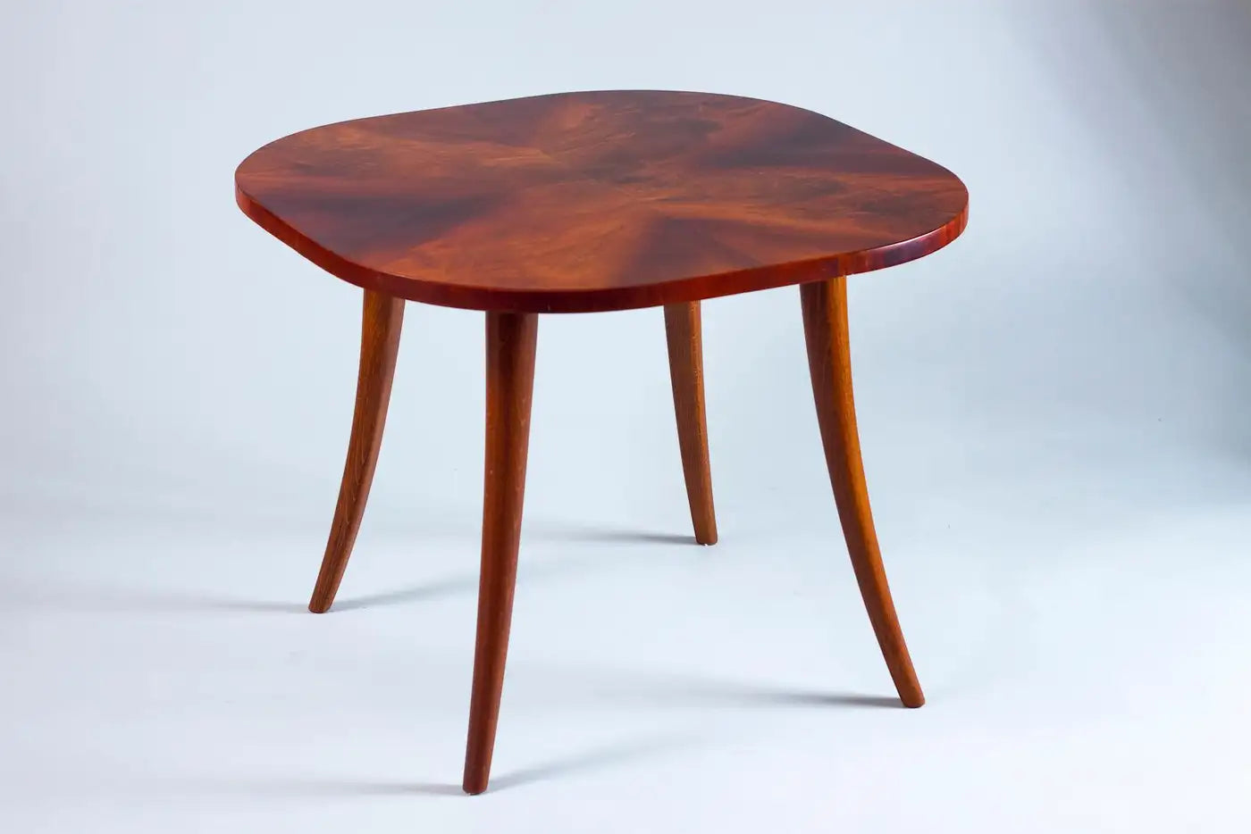 Coffee_Table_by_Gunnel_Nyman_from_1950s_Finland