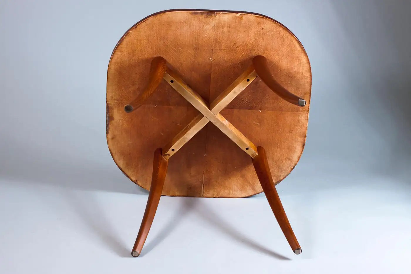 Coffee_Table_by_Gunnel_Nyman_from_1950s_Finland