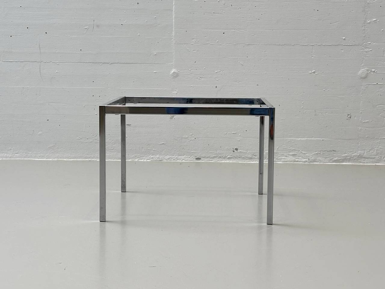Coffee_table_model_2510T_by_Florence_Knoll_for_KnollStudio