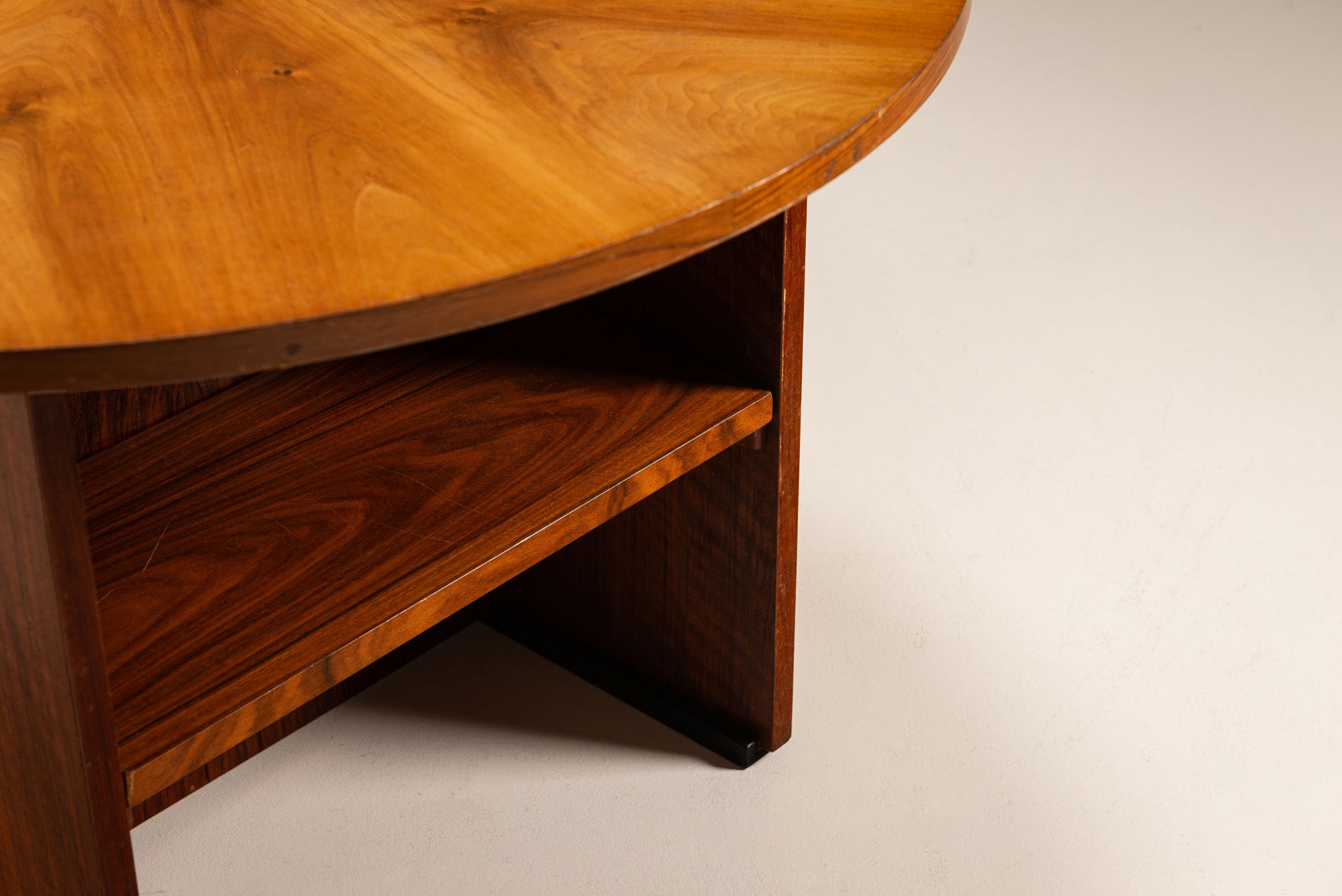Coffee_Table_by_Pander_and_Zonen,_1930s,_Netherlands