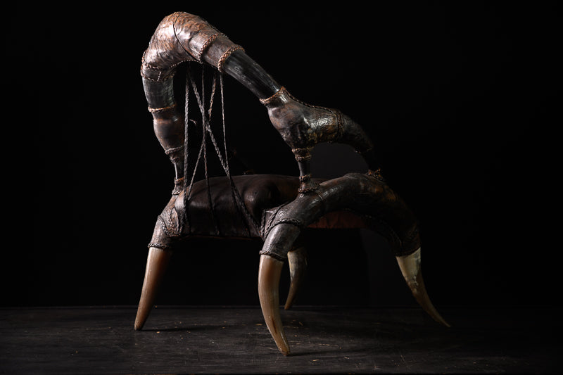 Colonial_Horn_and_Leather_Lounge_Chair_Early_1900s_Africa