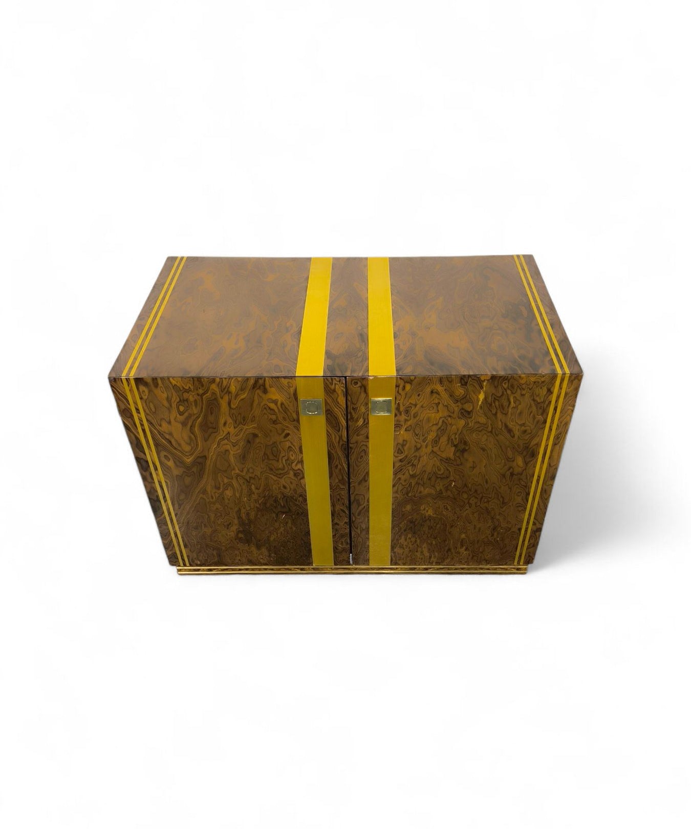 Comò_di_Poggioli_in_Radica_di_Olmo_e_Ottone_1970_Italia