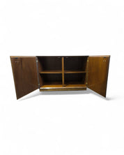 Comò_di_Poggioli_in_Radica_di_Olmo_e_Ottone_1970_Italia