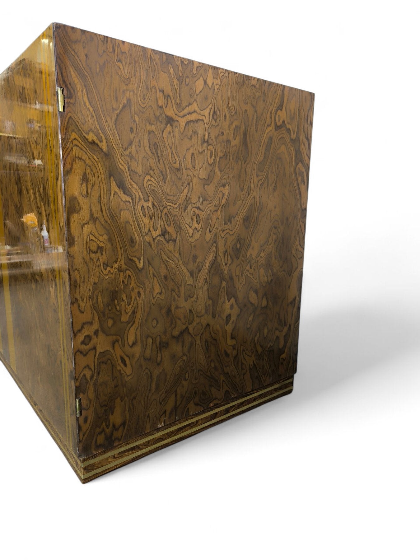 Comò_di_Poggioli_in_Radica_di_Olmo_e_Ottone_1970_Italia