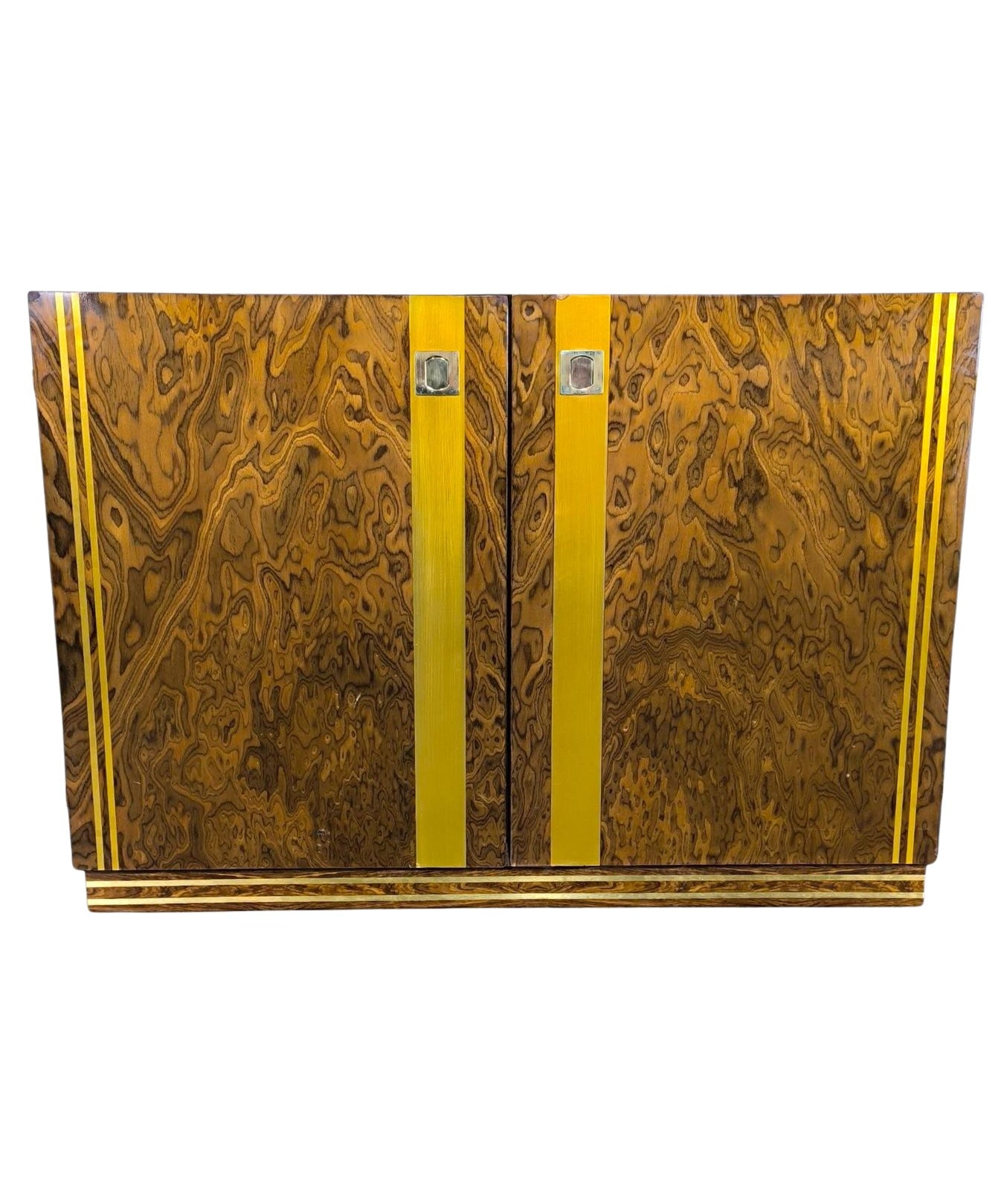 Comò_di_Poggioli_in_Radica_di_Olmo_e_Ottone_1970_Italia