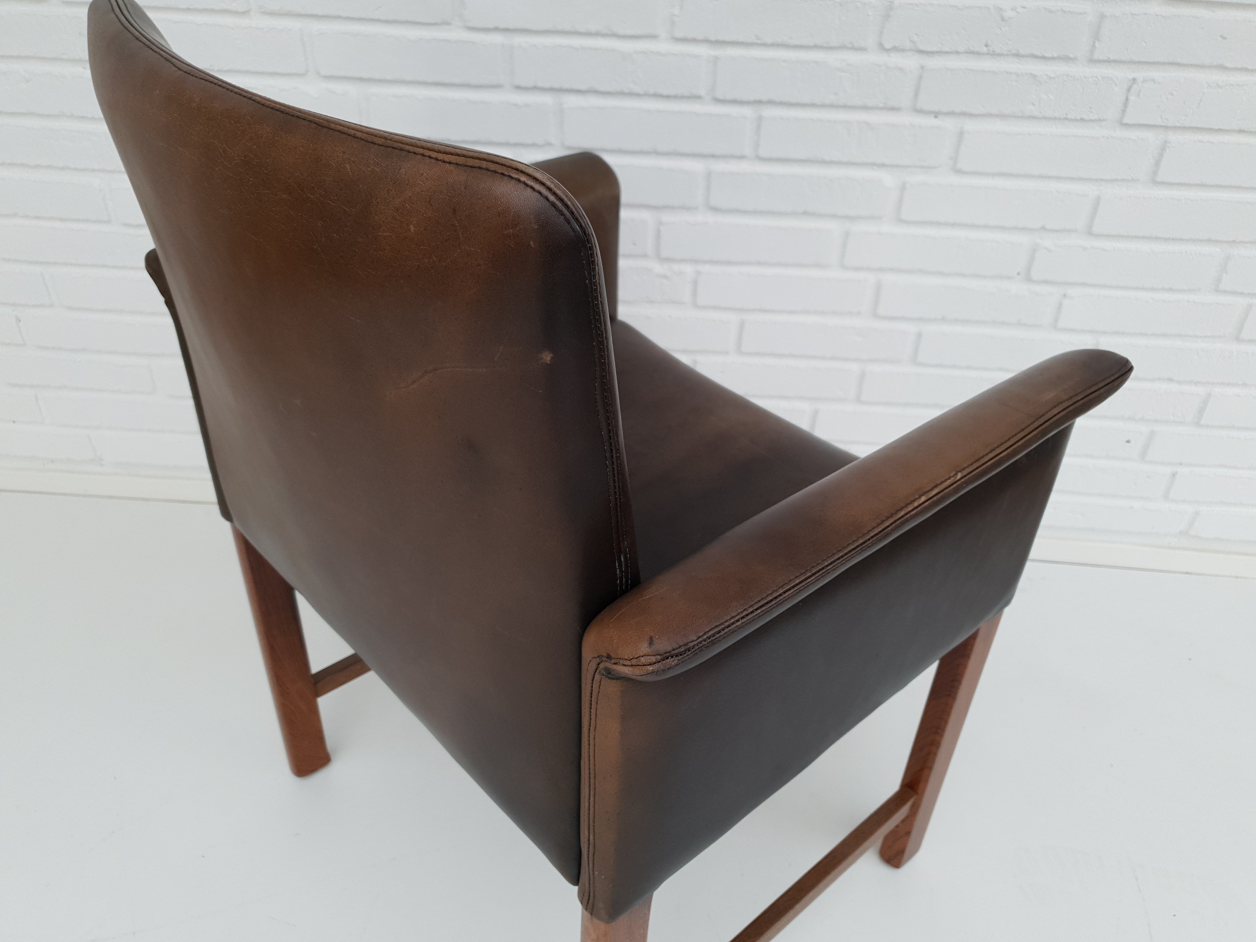 Conference_Chair_by_Hans_Olsen_circa_1970_Denmark