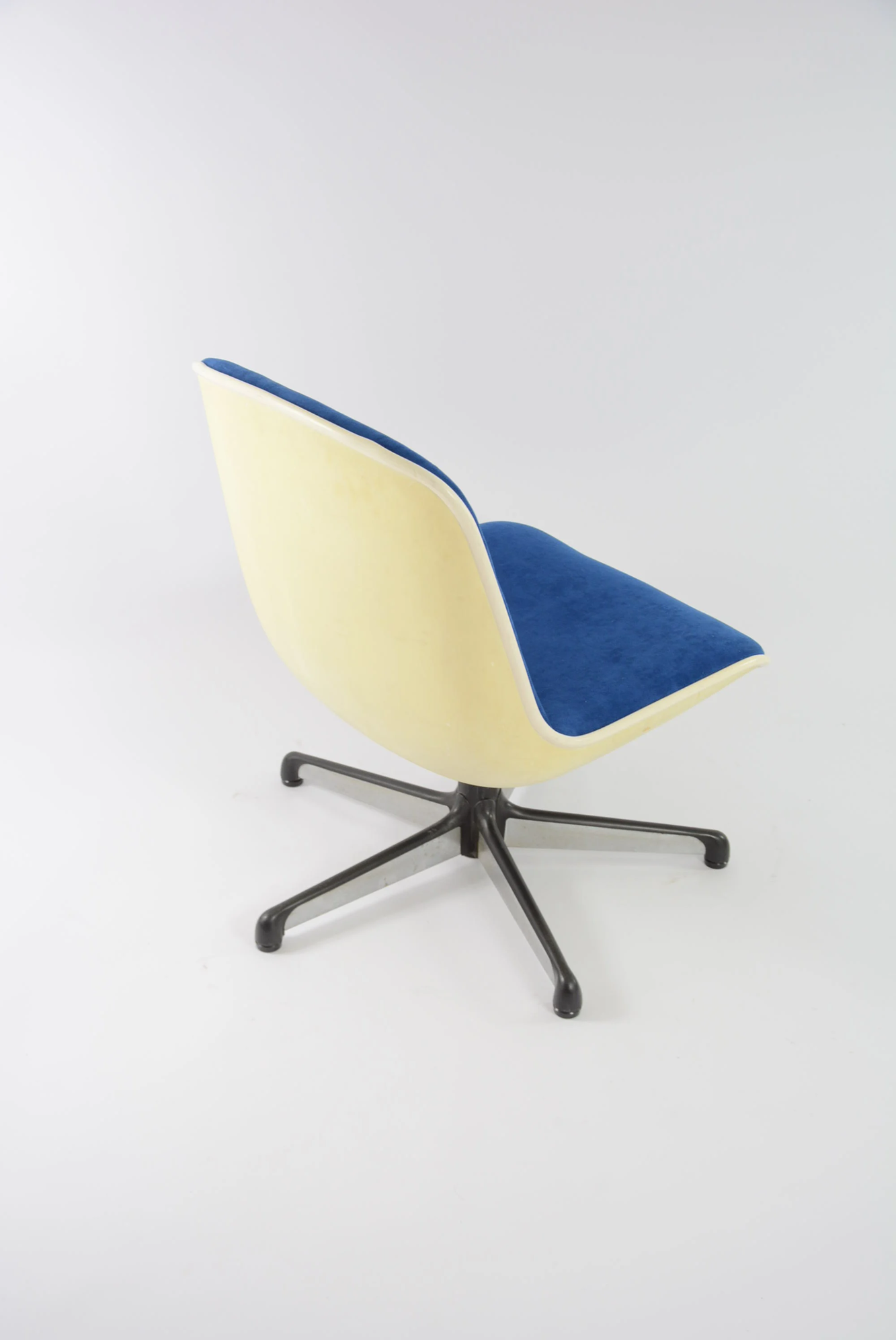 CONFORTO_swivel_armchair_by_Charles_Pollock_1970s