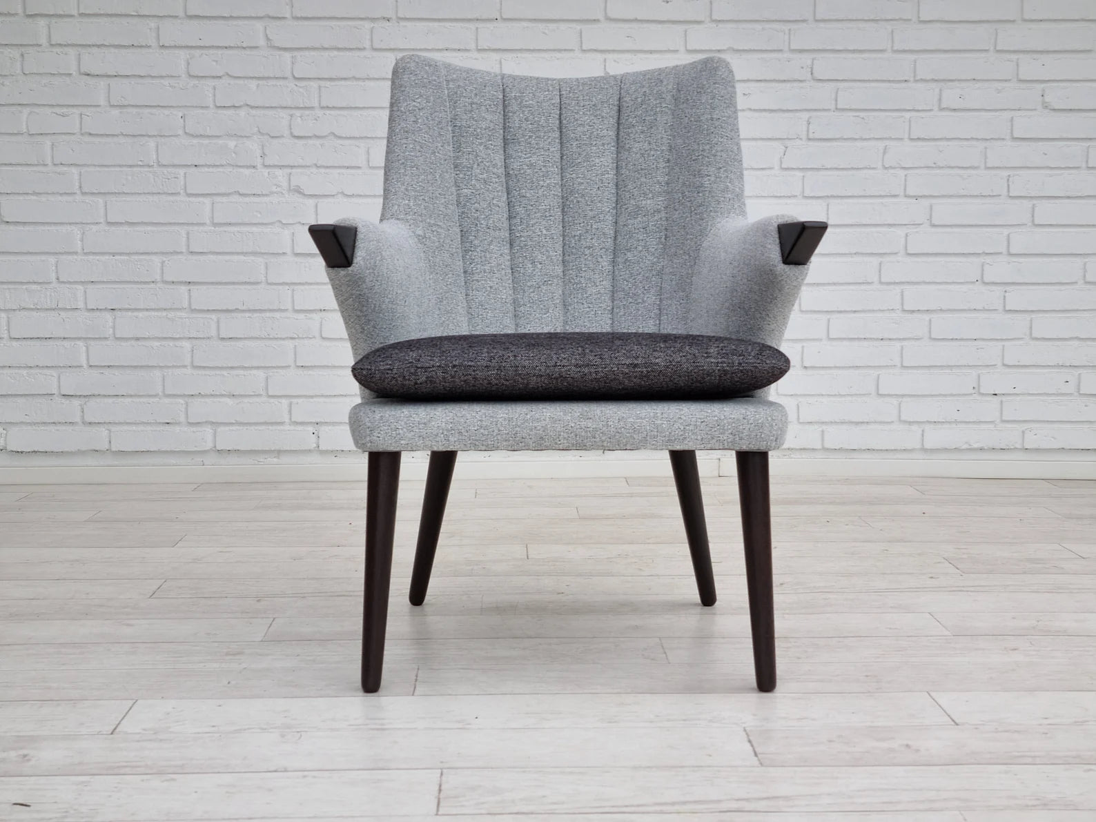 Contemporary_Armchair_Model_SK_2019,_Denmark