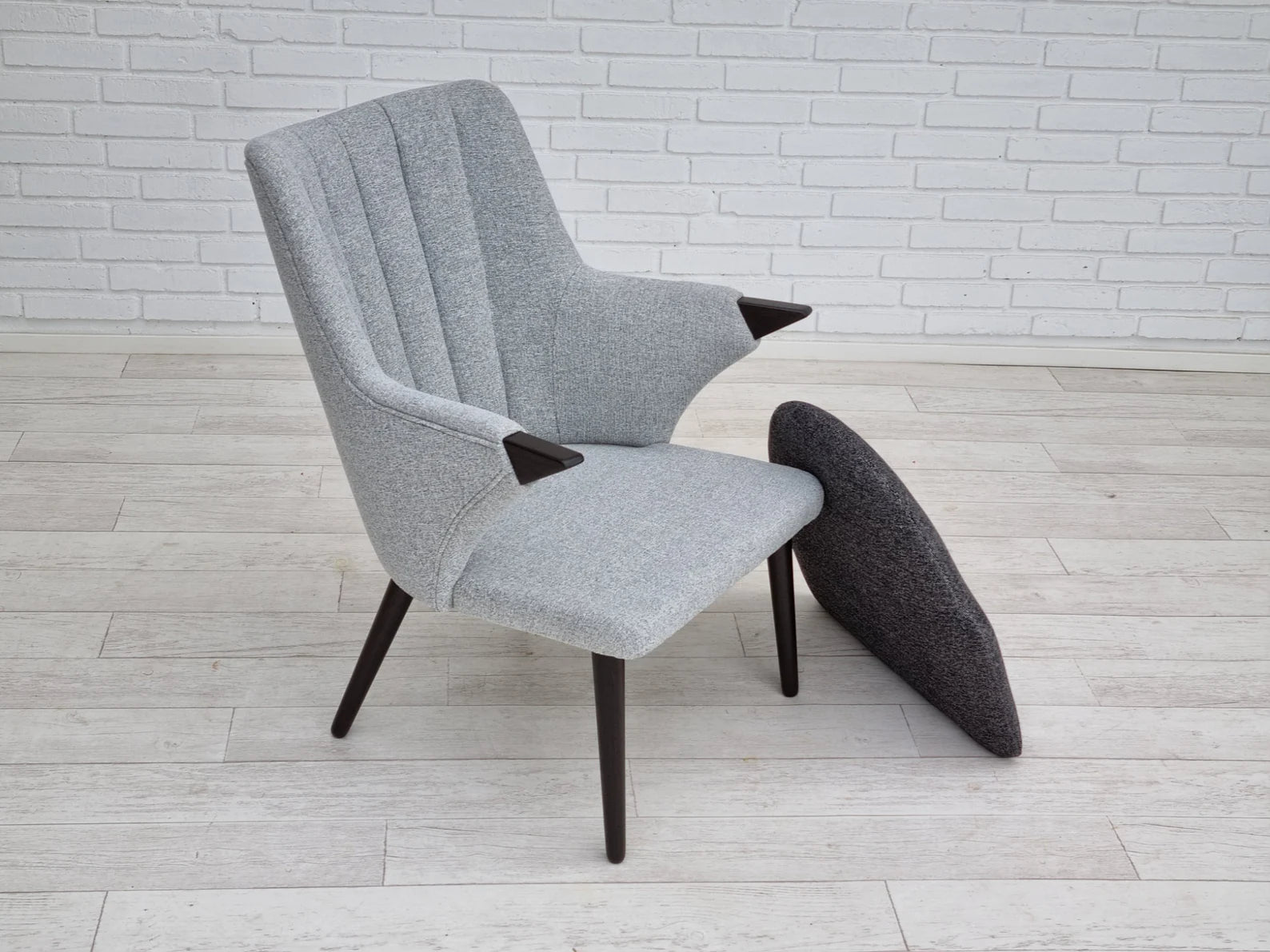 Contemporary_Armchair_Model_SK_2019,_Denmark