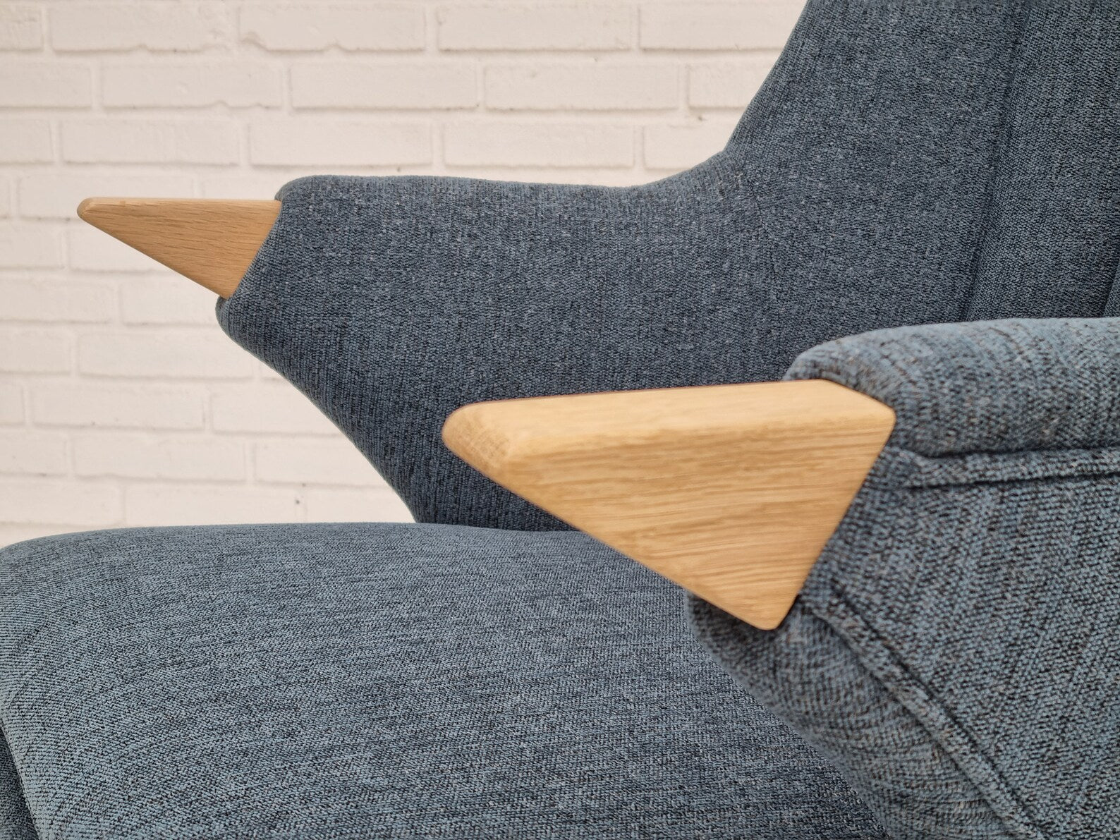 Contemporary_Armchair_Model_SK_2019,_Denmark
