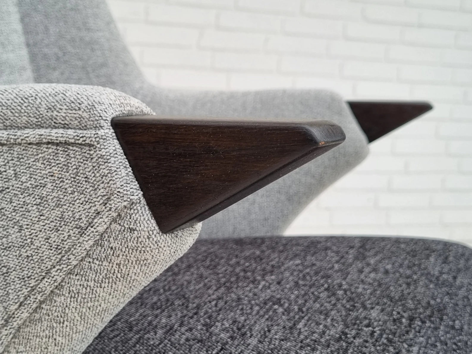 Contemporary_Armchair_Model_SK_2019,_Denmark