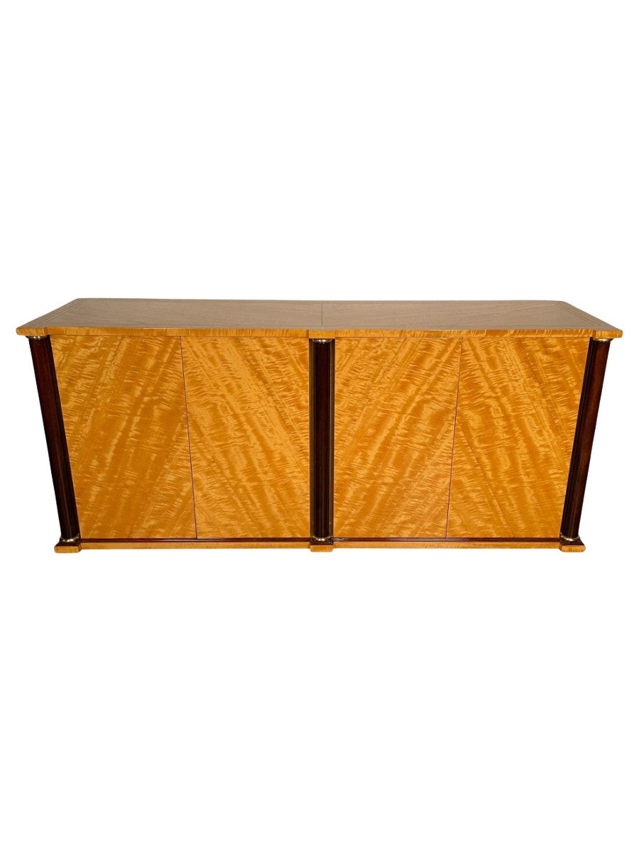 Copeland_Sideboard_Buffet_by_Vladimir_Kagan,_1983,_USA