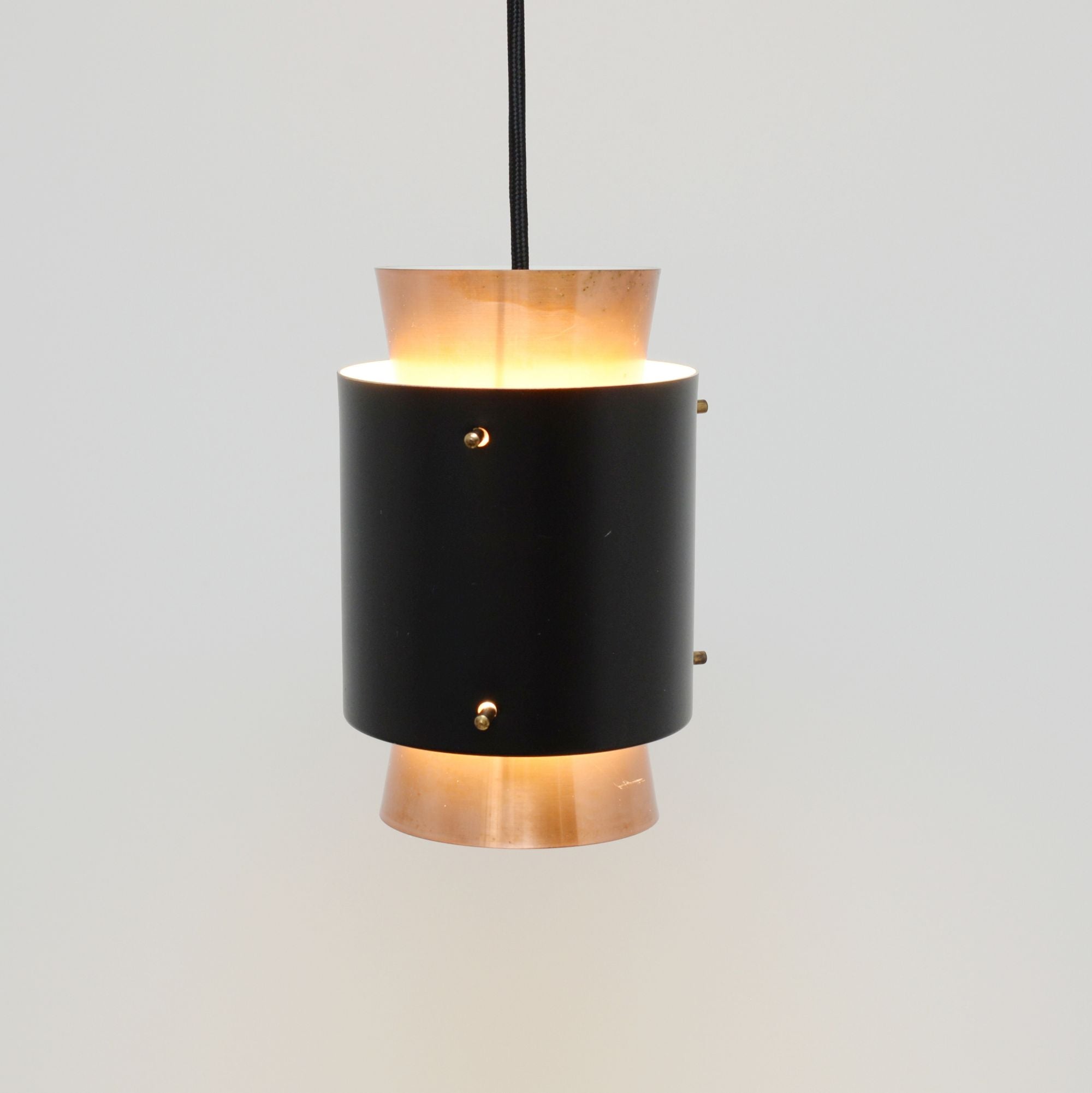 Scandinavian_Copper_and_Black_Multi-Shade_Pendant_Lamp,_1960s
