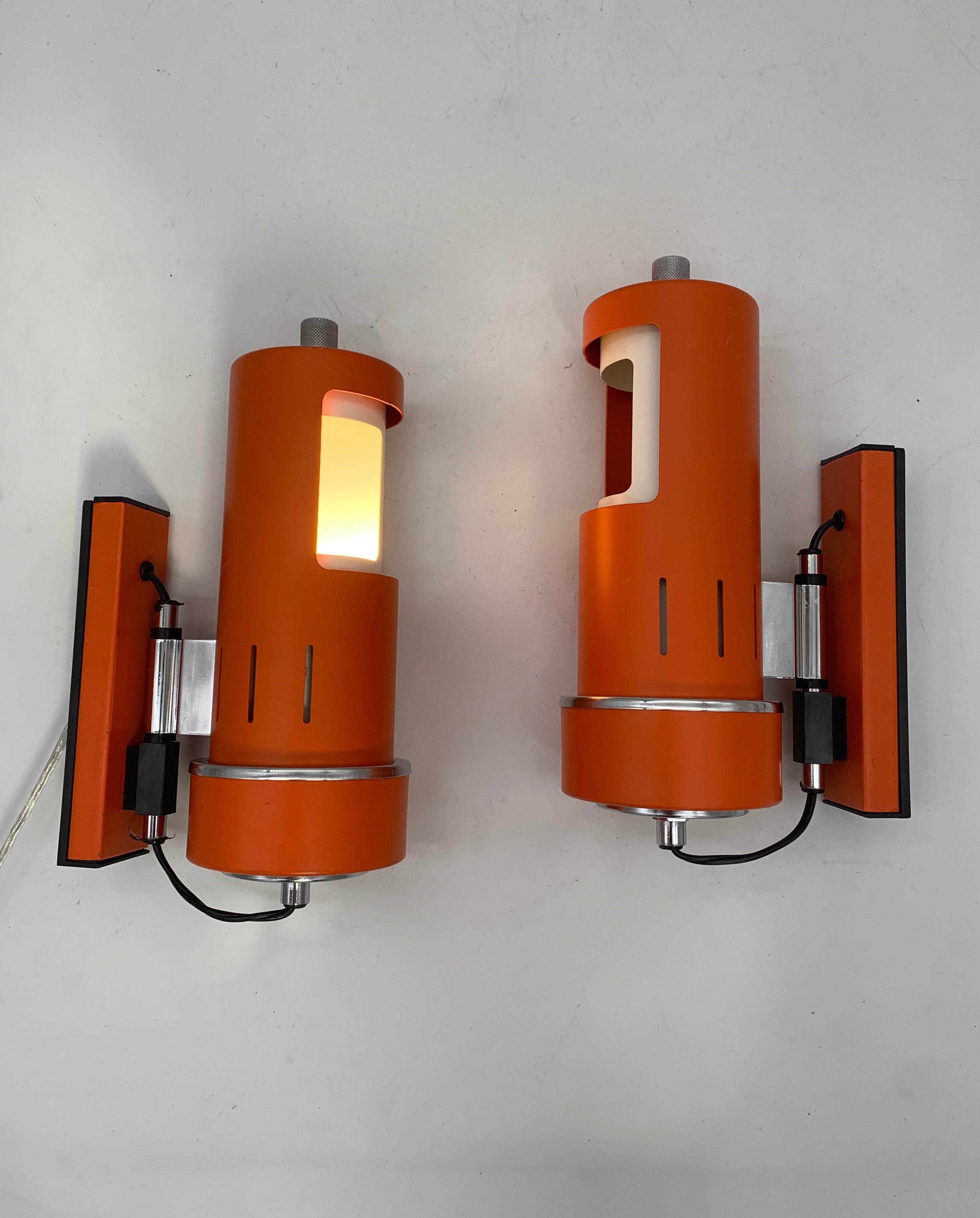Set_of_2_Space_Age_Adjustable_Wall_Sconces_in_Orange_Metal,_Italian_Modern_Lighting,_1970s