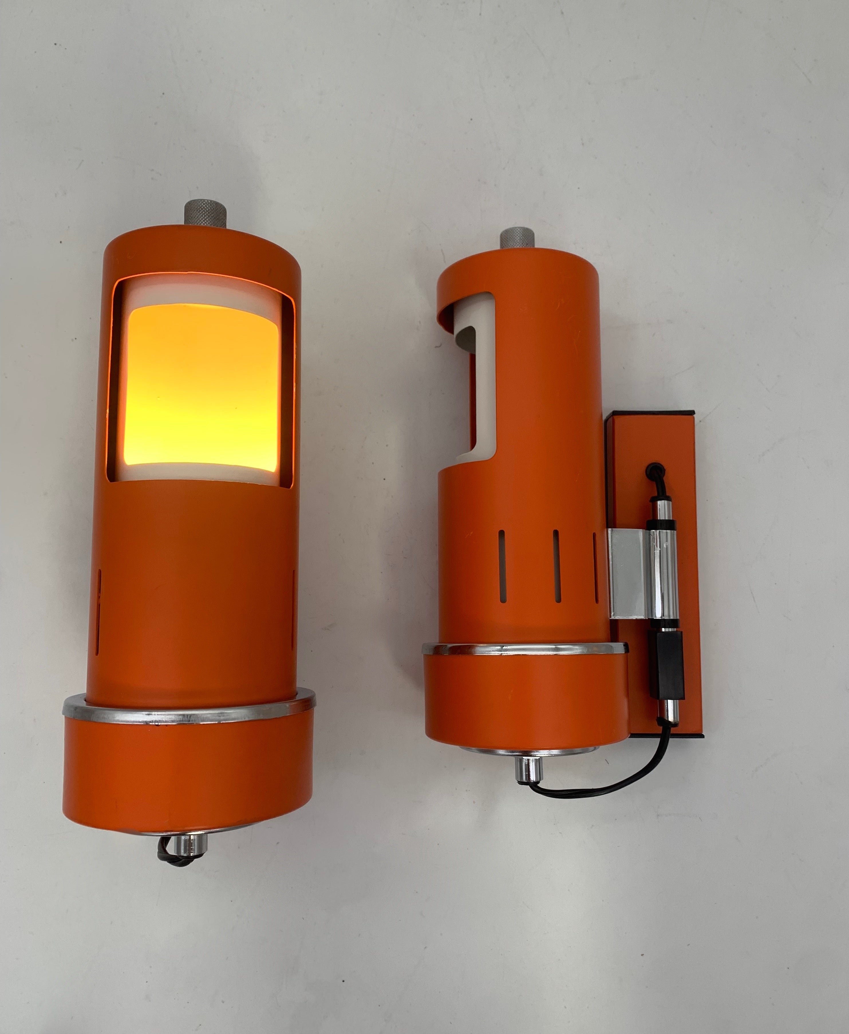Set_of_2_Space_Age_Adjustable_Wall_Sconces_in_Orange_Metal,_Italian_Modern_Lighting,_1970s