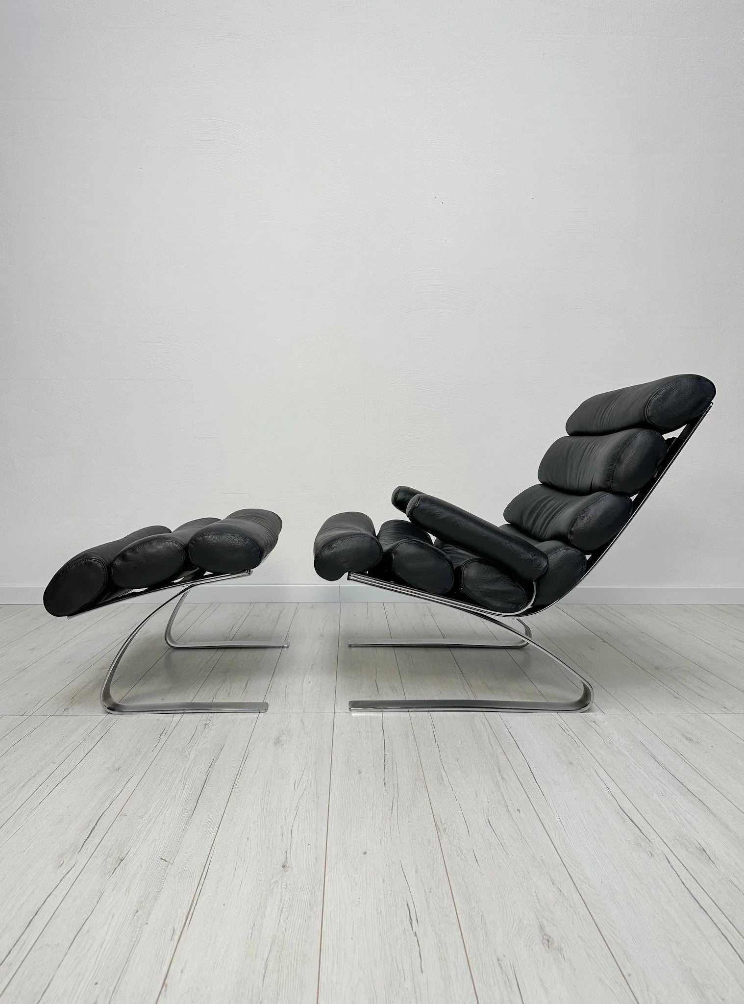 Set_of_Sinus_Lounge_Armchair_and_Matching_Footstool_by_Reinhold_Adolf_&_Hans-Jürgen_Schröpfer_for_COR