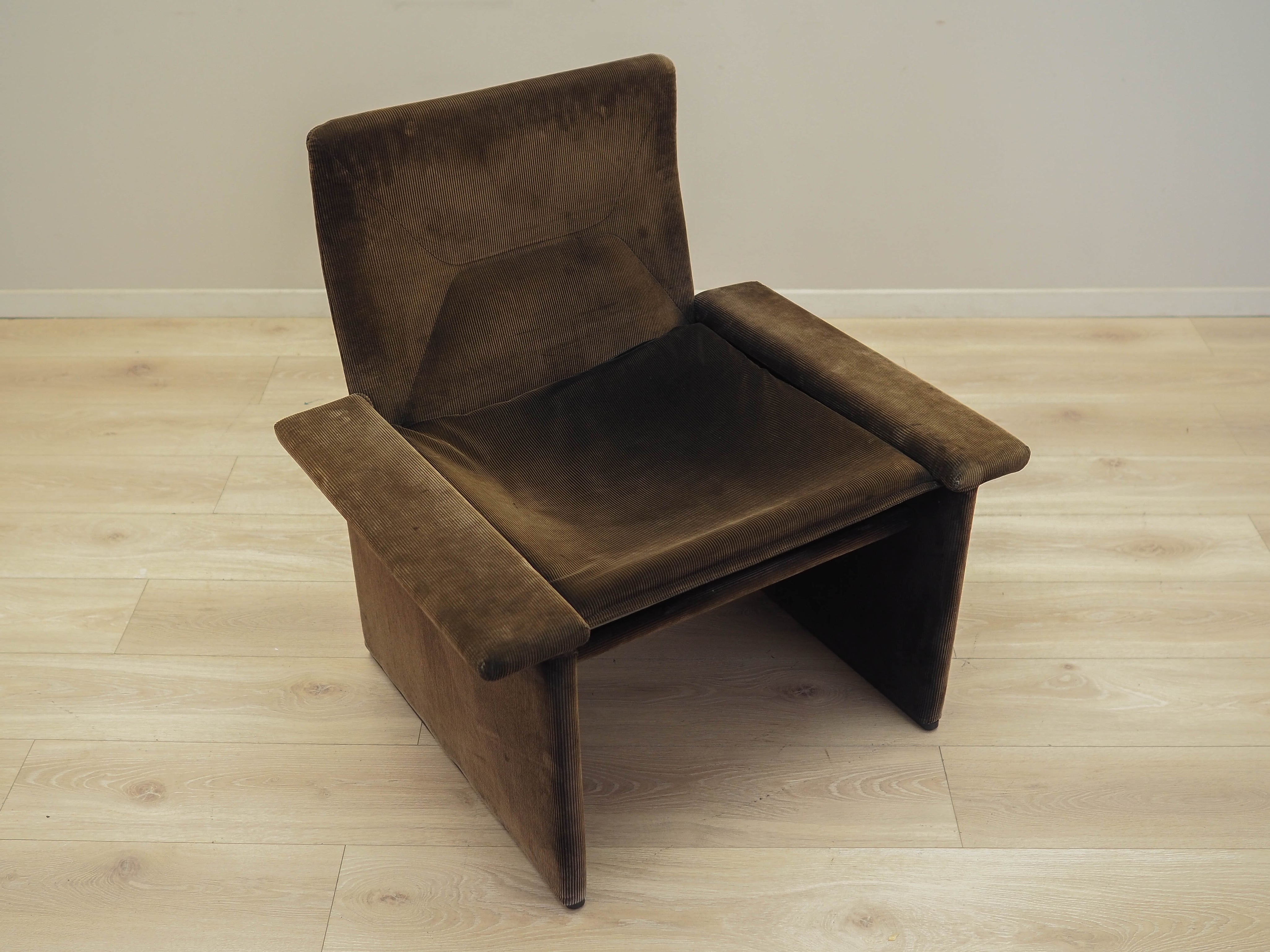 Corduroy_Lounge_Armchair,_1970s,_Italy
