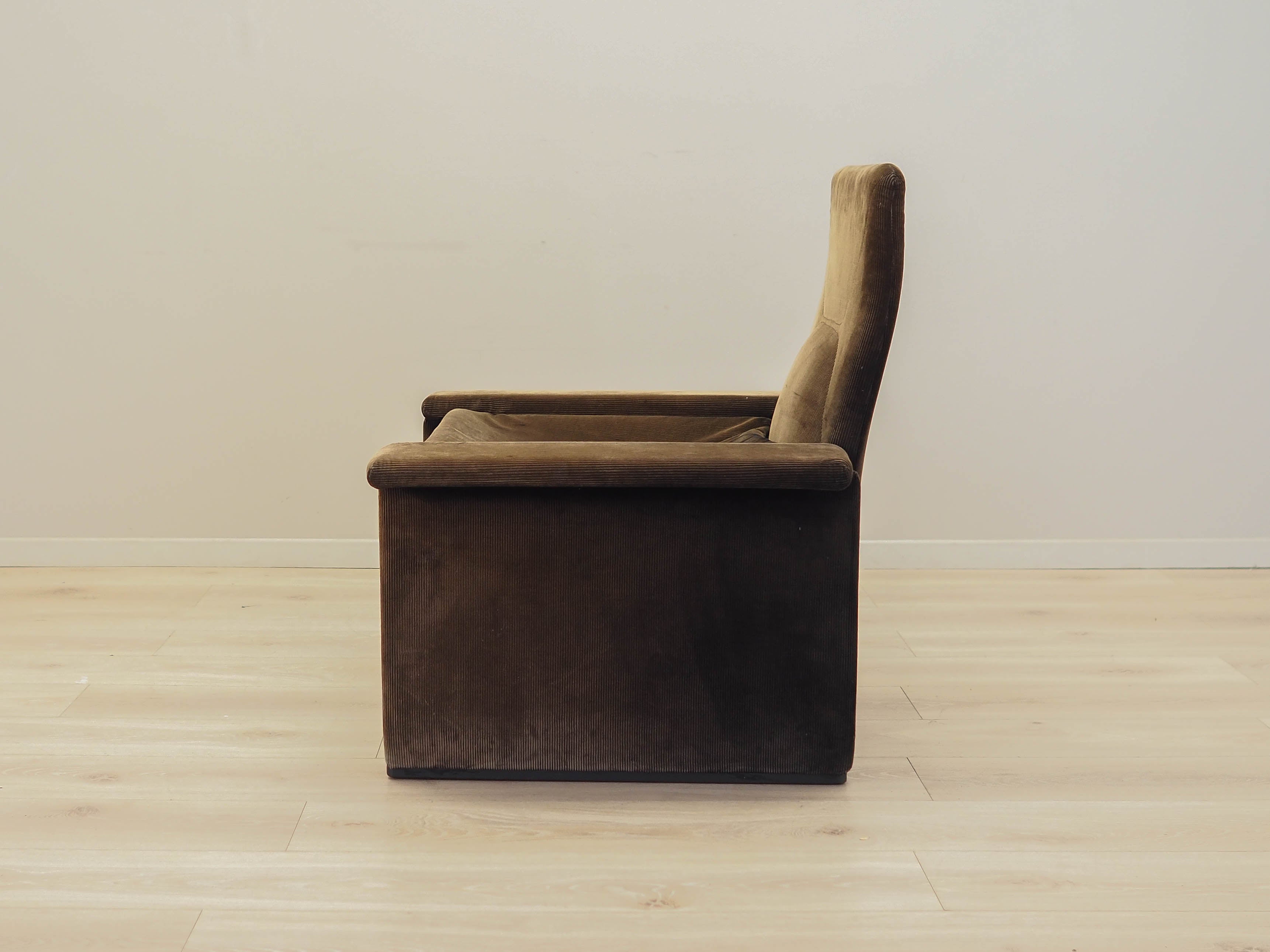 Corduroy_Lounge_Armchair,_1970s,_Italy