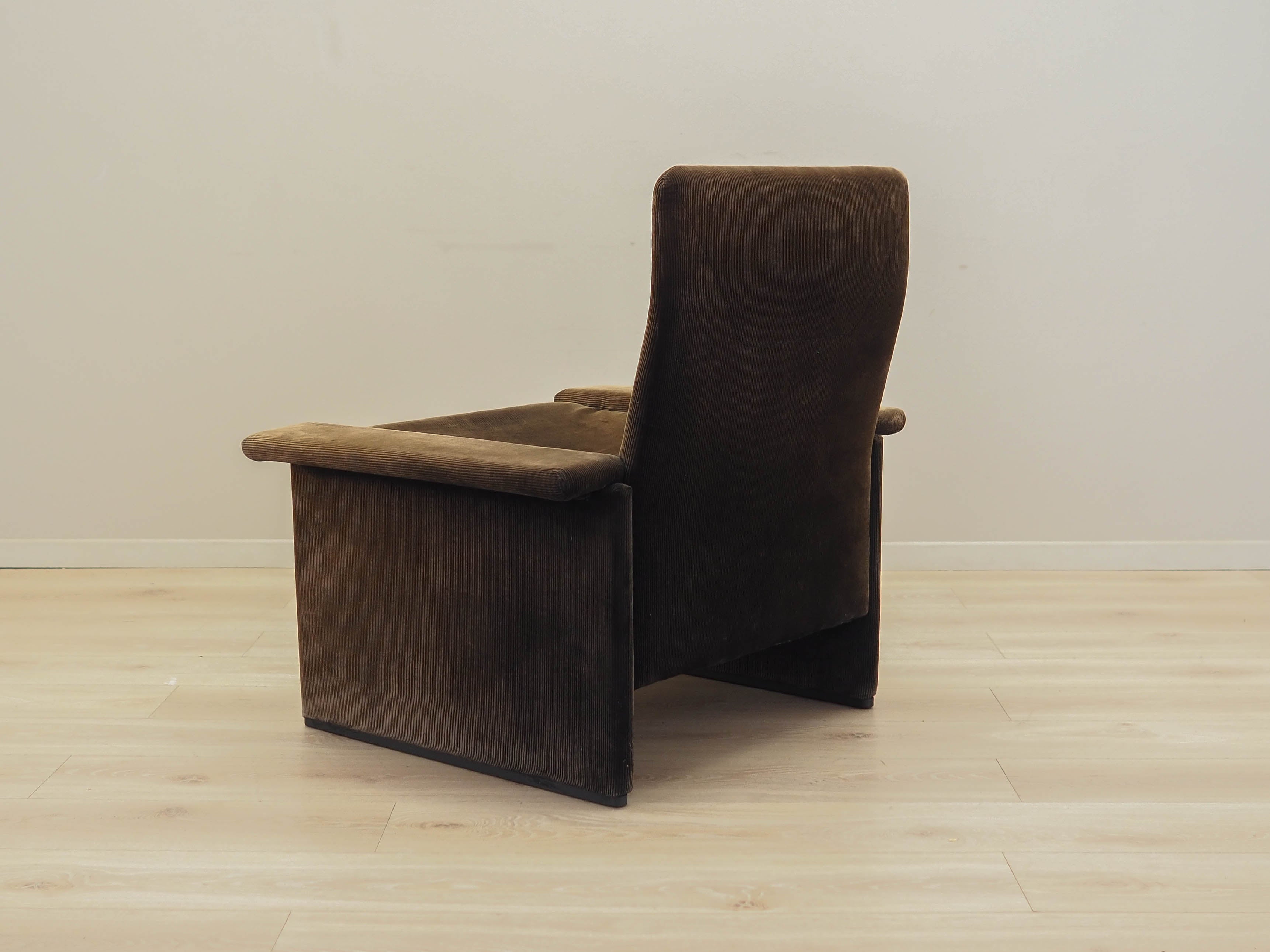 Corduroy_Lounge_Armchair,_1970s,_Italy
