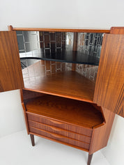 Corner_Bar_Cabinet_by_Gunnar_Falsig_for_Falsigs_Møbelfabrik,_Teak,_Denmark,_1960s