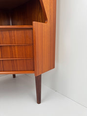 Corner_Bar_Cabinet_by_Gunnar_Falsig_for_Falsigs_Møbelfabrik,_Teak,_Denmark,_1960s
