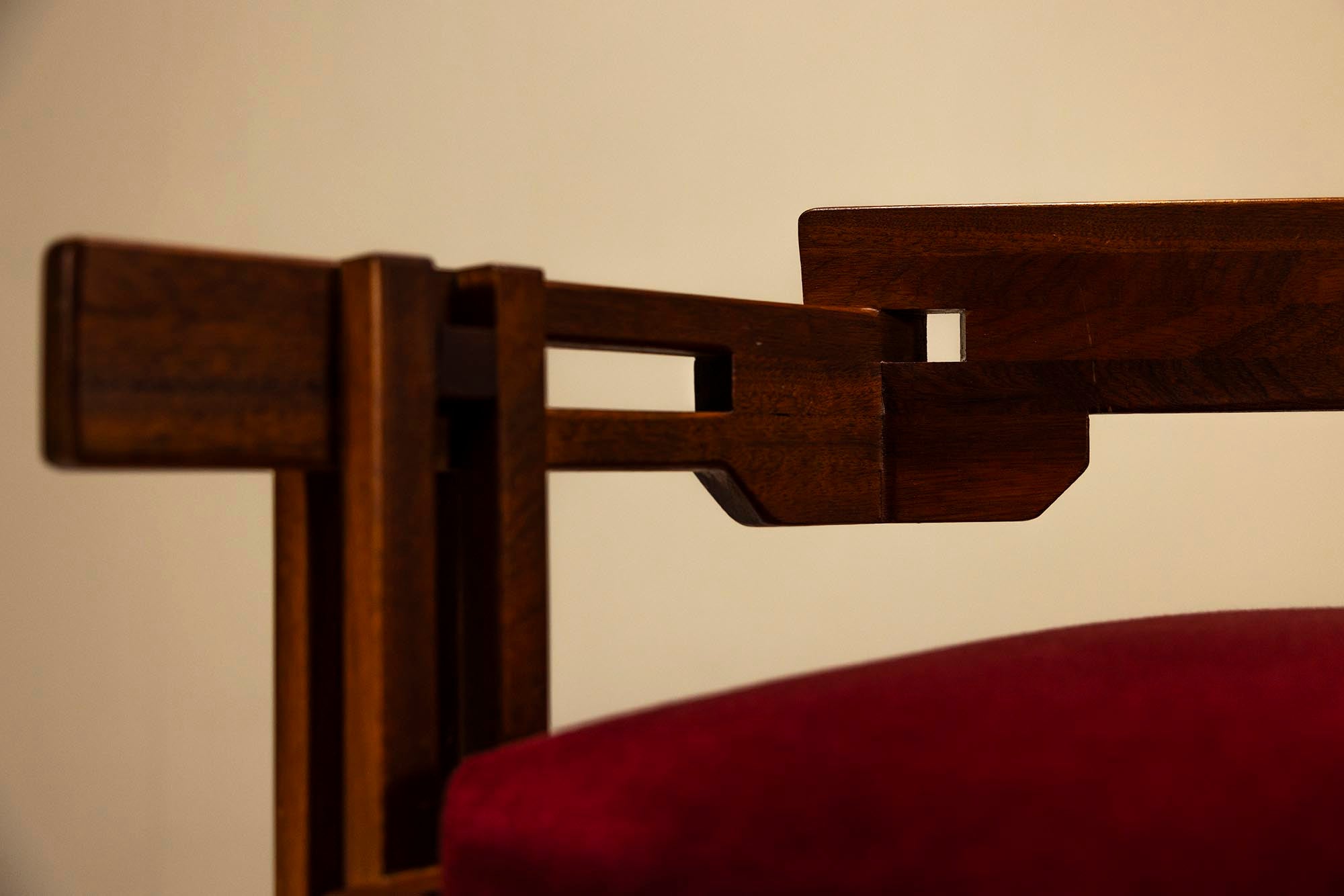 Corner_Chair_in_Art_Deco_Style