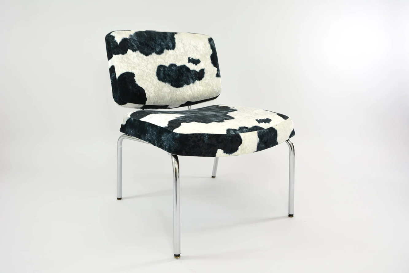 1970s-Style_Lounge_Armchair_in_Cowhide-Effect_Velvet_and_Chrome