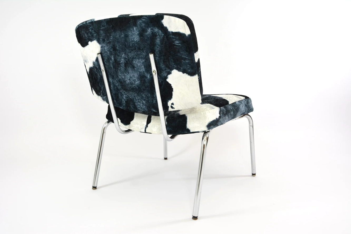1970s-Style_Lounge_Armchair_in_Cowhide-Effect_Velvet_and_Chrome
