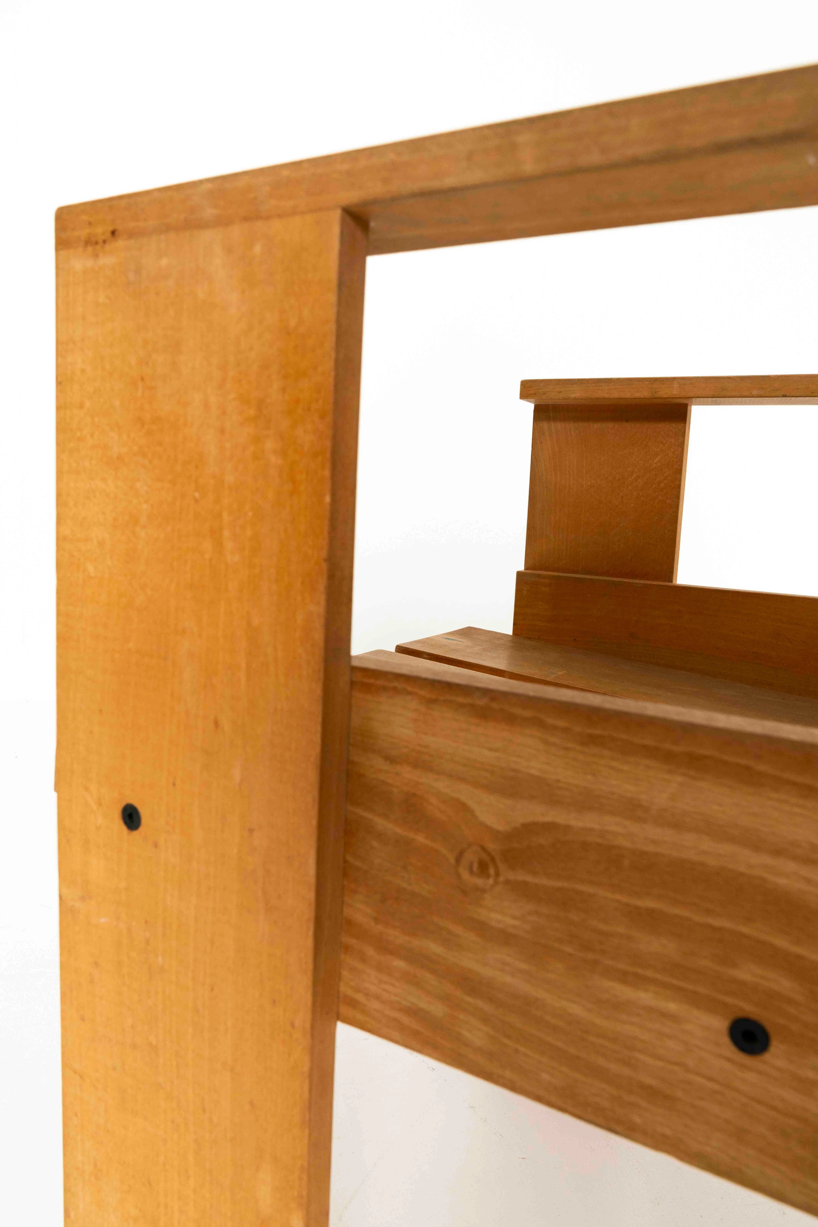 Gerrit_Rietveld_Crate_Chair,_1930s_Design,_Netherlands