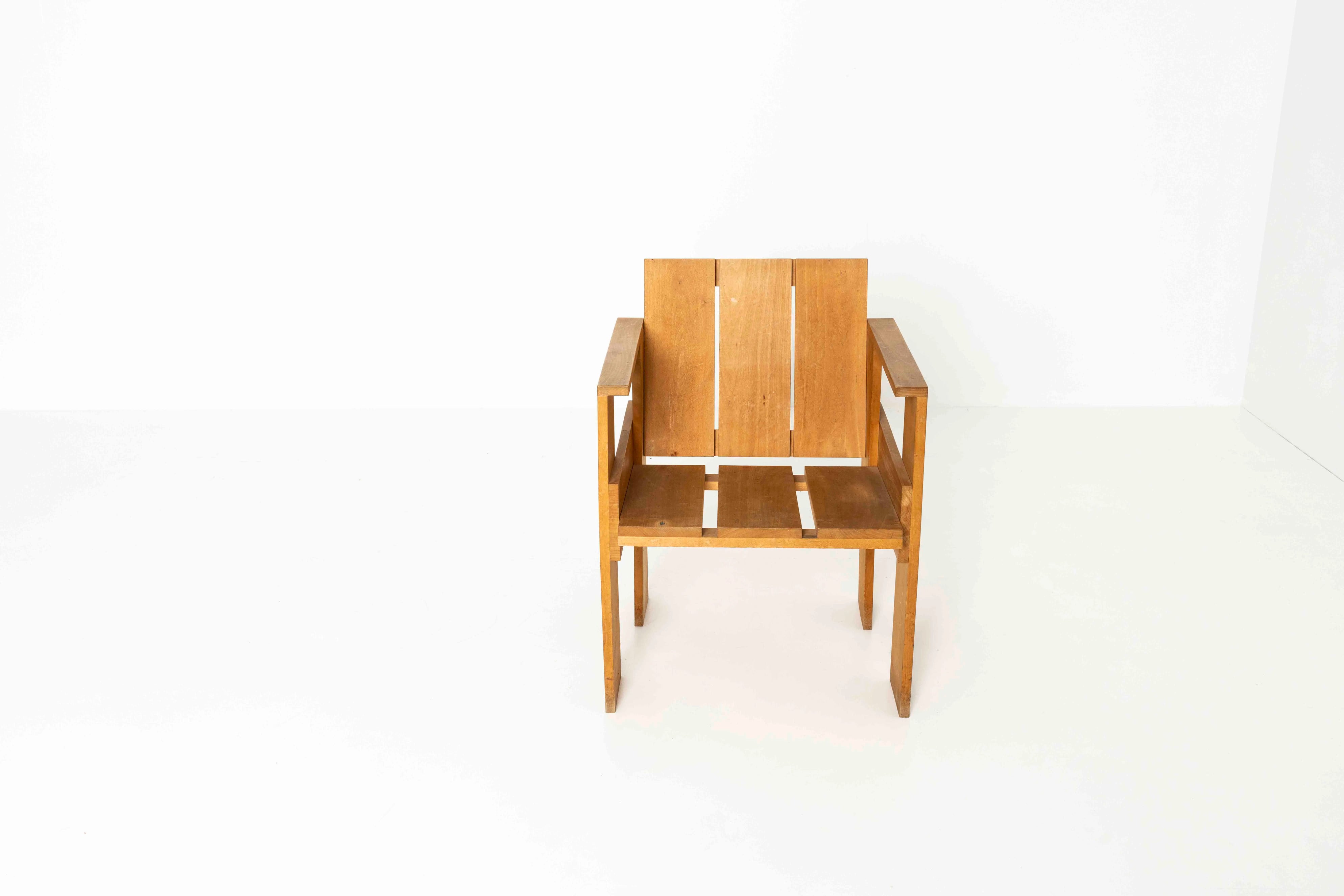 Gerrit_Rietveld_Crate_Chair,_1930s_Design,_Netherlands