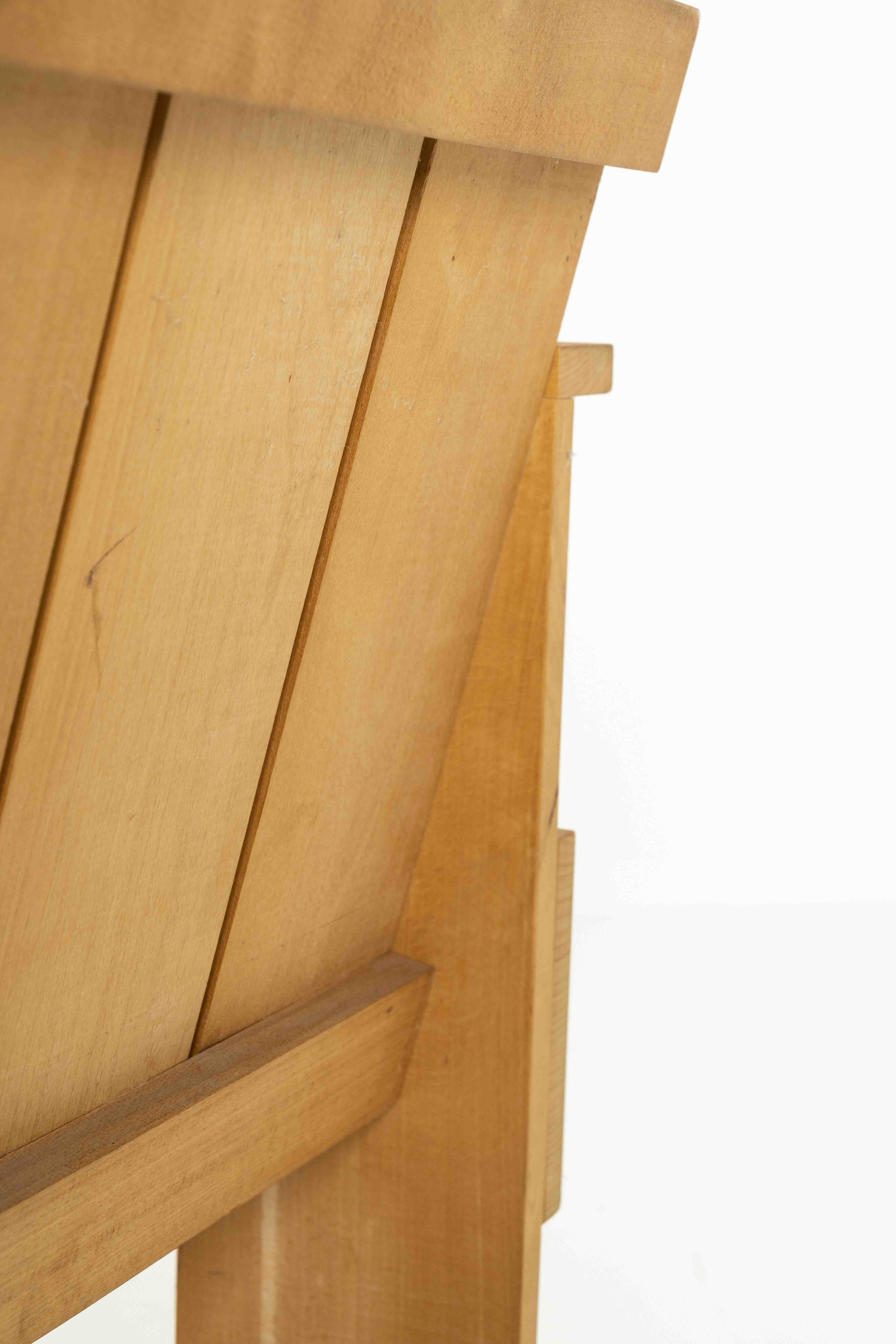 Gerrit_Rietveld_Crate_Chair,_1930s_Design,_Netherlands