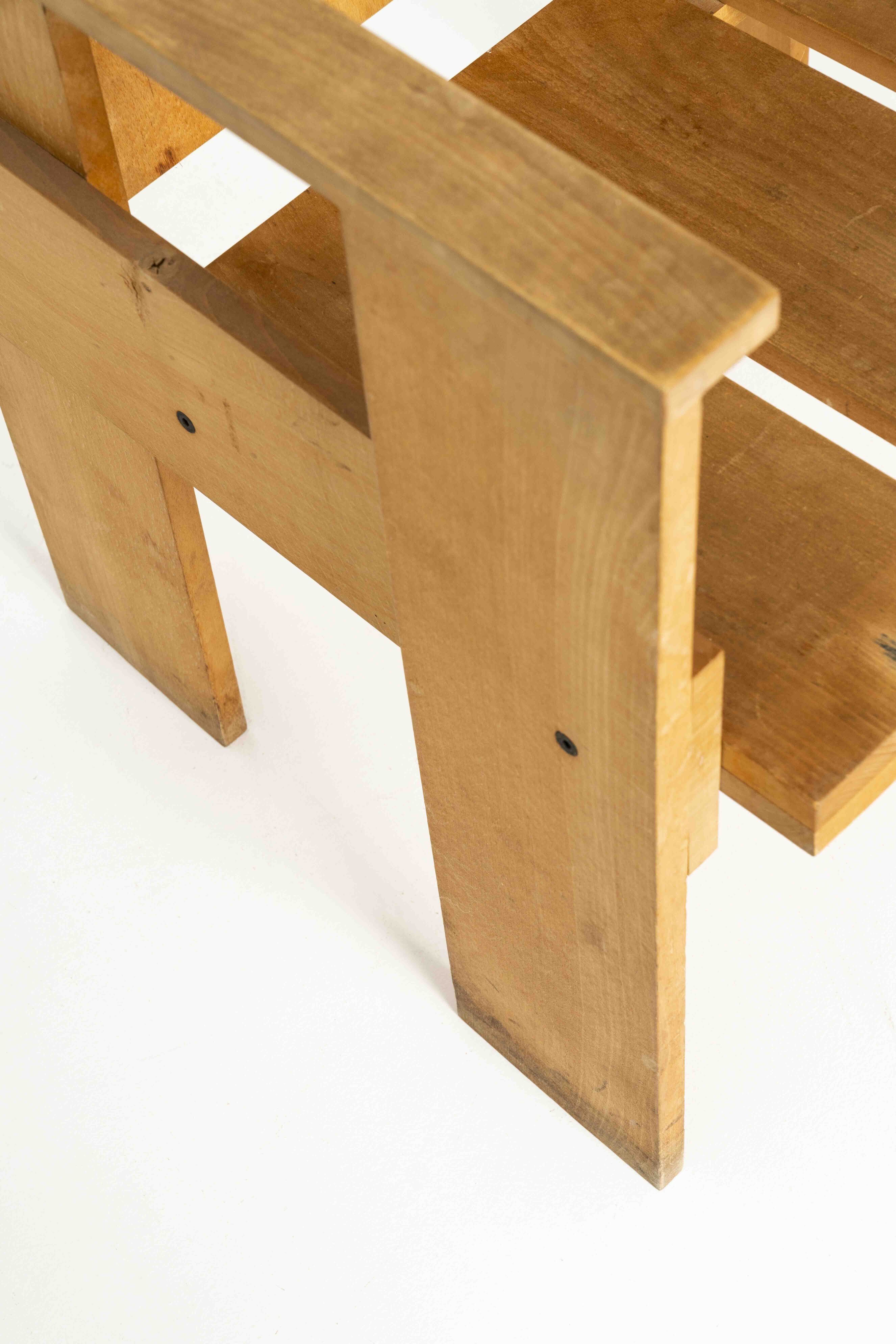 Gerrit_Rietveld_Crate_Chair,_1930s_Design,_Netherlands