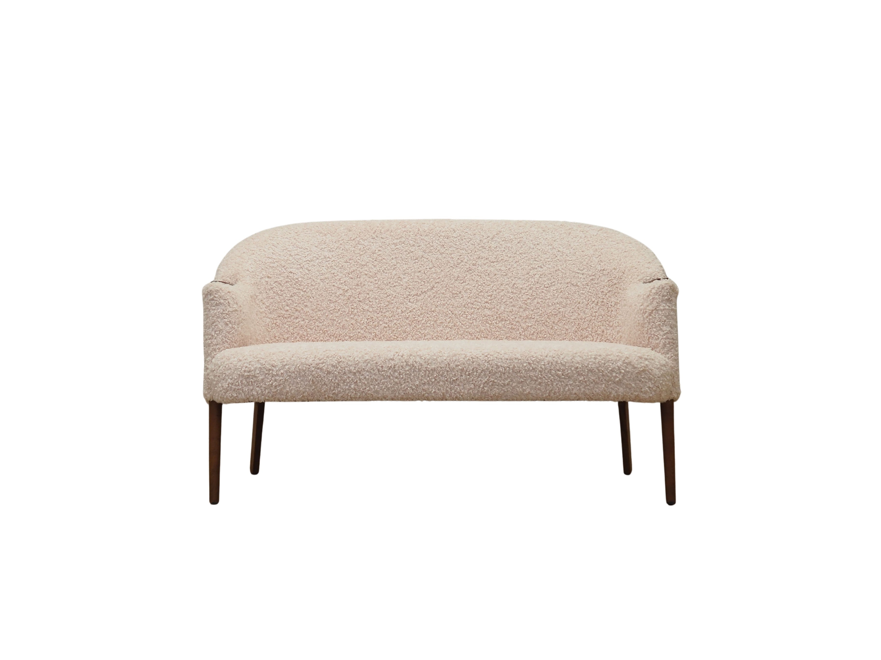 Cream_sofa,_Danish_design,_1970s,_production:_Denmark